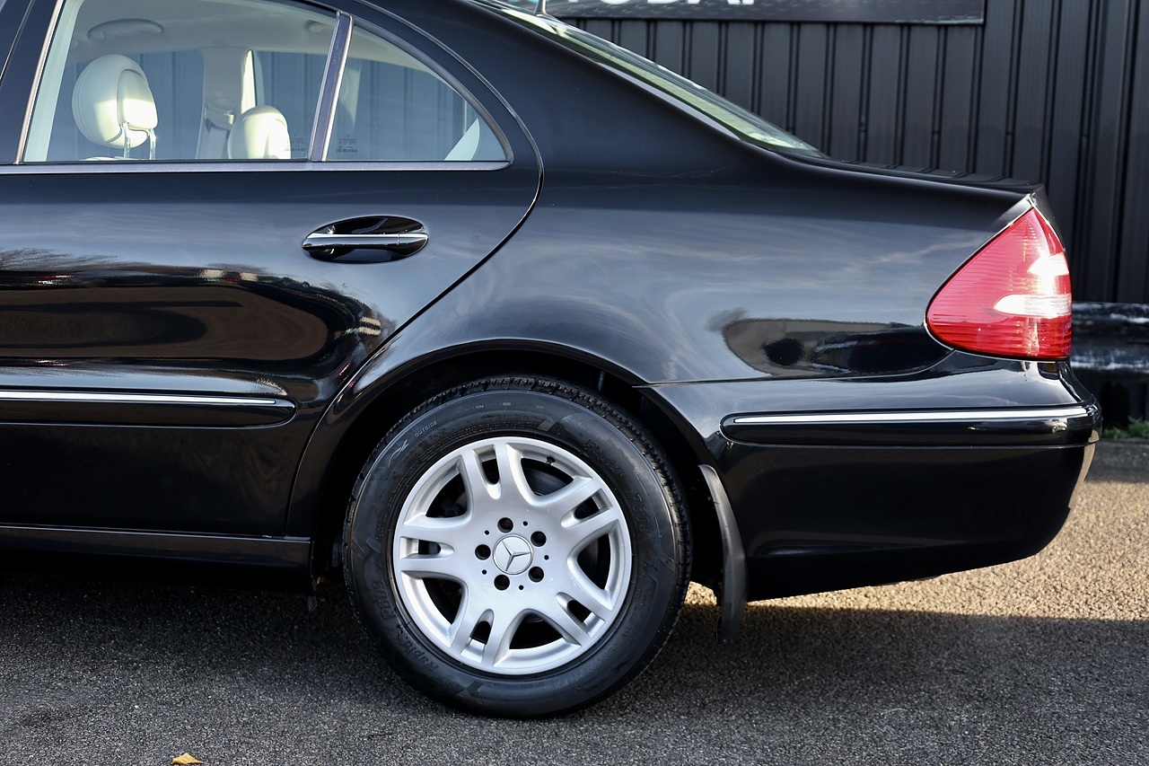 Mercedes-Benz E350 Elegance 1 Former Keeper + 46k Miles + COMAND + Heated / Memory Seats - Large 24