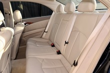 Mercedes-Benz E350 Elegance 1 Former Keeper + 46k Miles + COMAND + Heated / Memory Seats - Thumb 20