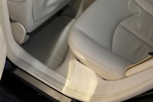 Mercedes-Benz E350 Elegance 1 Former Keeper + 46k Miles + COMAND + Heated / Memory Seats - Thumb 32