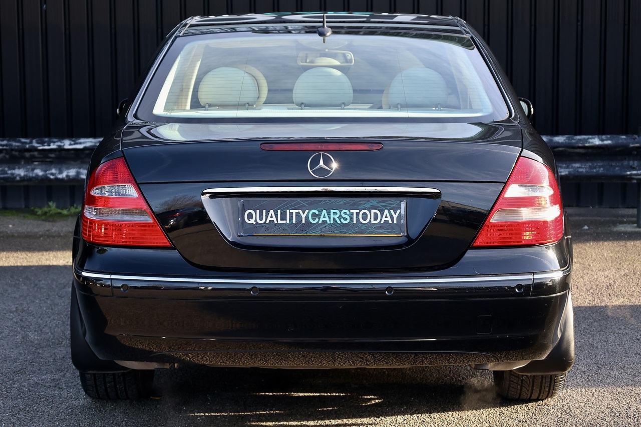 Mercedes-Benz E350 Elegance 1 Former Keeper + 46k Miles + COMAND + Heated / Memory Seats - Large 4
