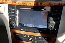 Mercedes-Benz E350 Elegance 1 Former Keeper + 46k Miles + COMAND + Heated / Memory Seats - Thumb 39