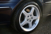 Mercedes-Benz E500 Avantgarde Full Mercedes Main Dealer History + Very Rare - Thumb 17