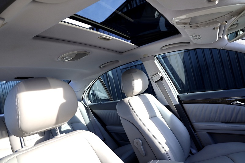 Mercedes-Benz E500 Avantgarde Full Mercedes Main Dealer History + Very Rare Image 9