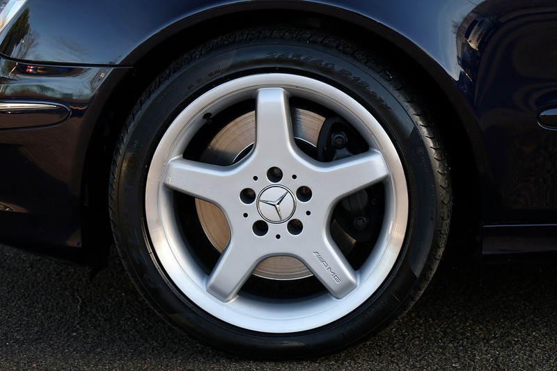 Mercedes-Benz E500 Avantgarde Full Mercedes Main Dealer History + Very Rare Image 24