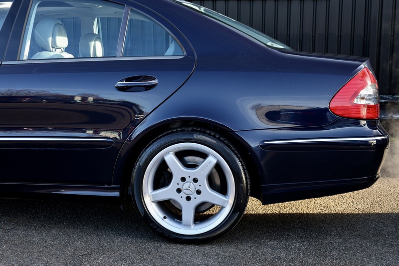 Mercedes-Benz E500 Avantgarde Full Mercedes Main Dealer History + Very Rare Image 21