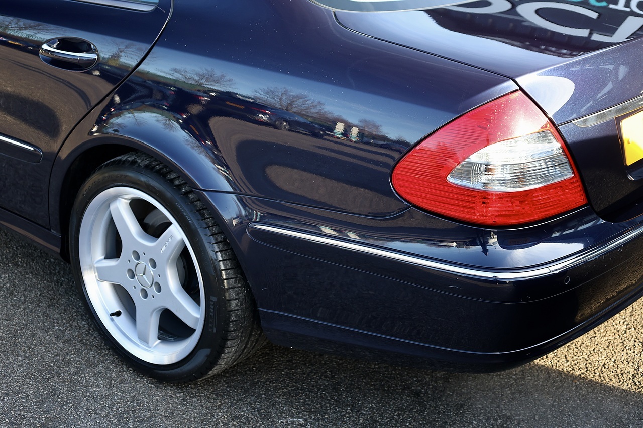 Mercedes-Benz E500 Avantgarde Full Mercedes Main Dealer History + Very Rare - Large 22