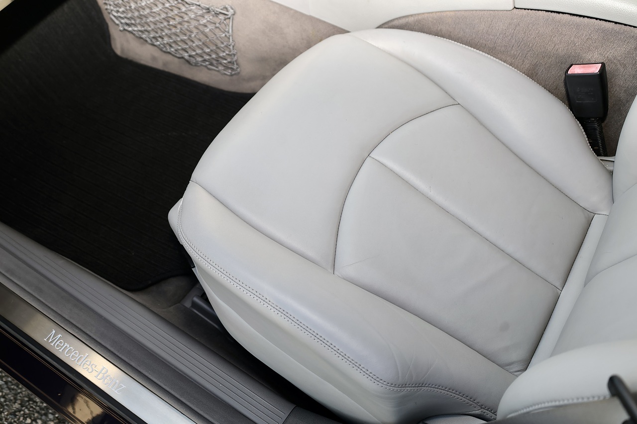 Mercedes-Benz E500 Avantgarde Full Mercedes Main Dealer History + Very Rare - Large 29