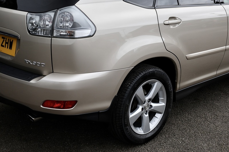 Lexus RX 300 SE-L Full Service History + Sunroof + Sat Nav Image 17