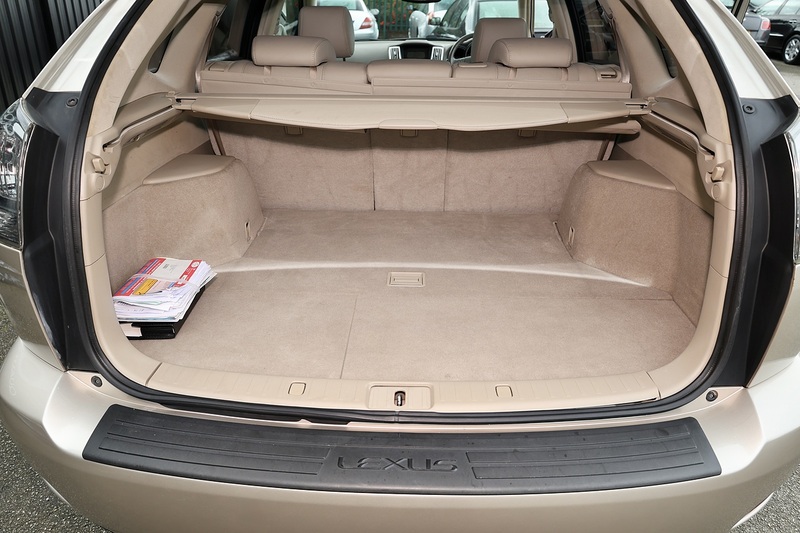 Lexus RX 300 SE-L Full Service History + Sunroof + Sat Nav Image 10