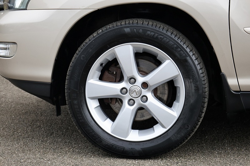 Lexus RX 300 SE-L Full Service History + Sunroof + Sat Nav Image 35