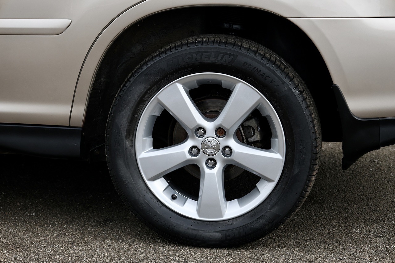 Lexus RX 300 SE-L Full Service History + Sunroof + Sat Nav - Large 32