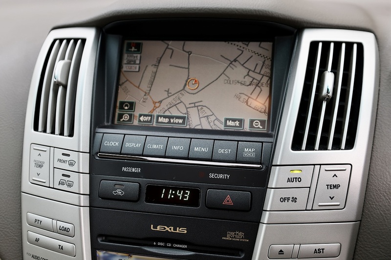 Lexus RX 300 SE-L Full Service History + Sunroof + Sat Nav Image 39