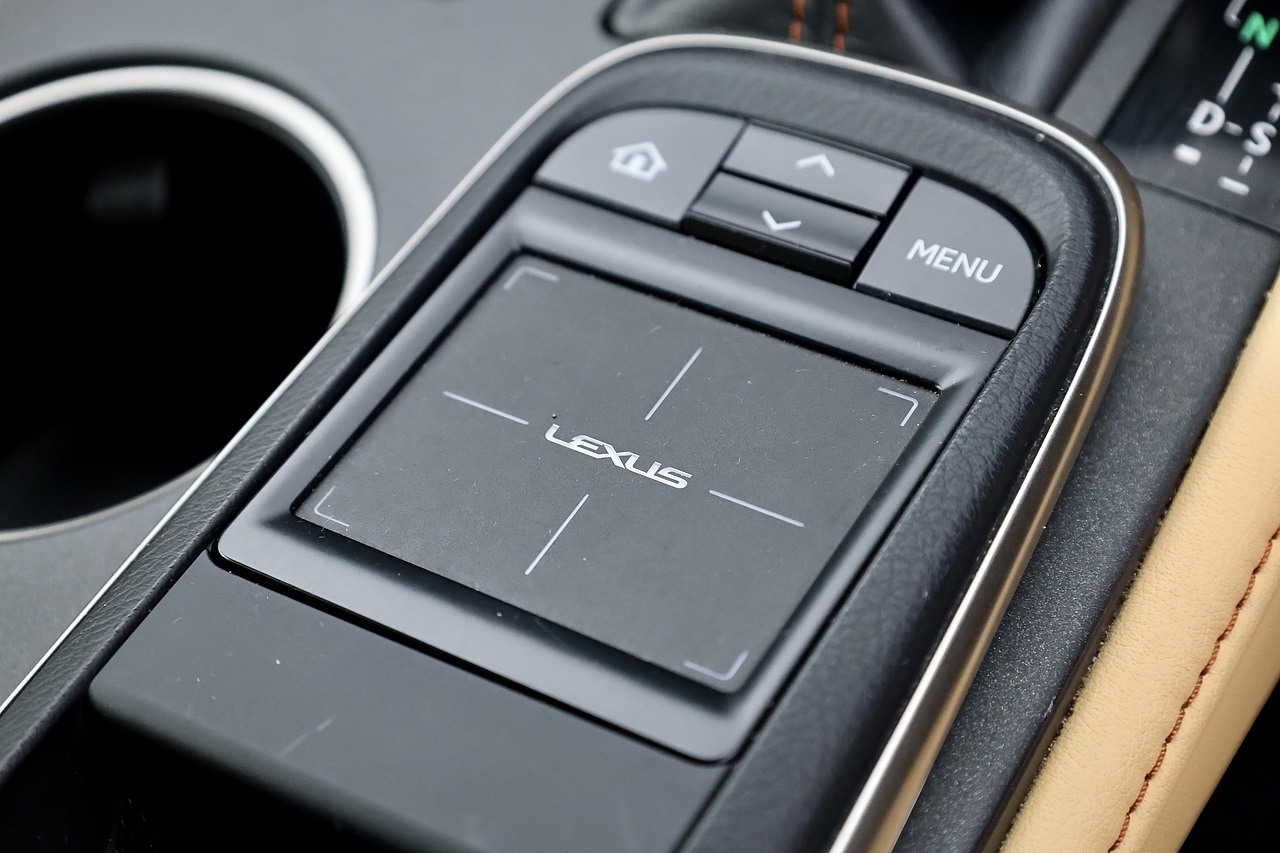 Lexus RC 300h F Sport Full Lexus Main Dealer History + Lexus Warranty* - Large 25