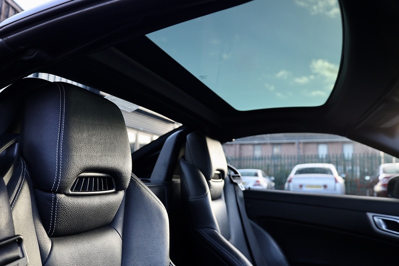 Mercedes-Benz SLK 250 CDI AMG Sport Pano Roof + Air Scarf + Heated Seats + Sat Nav Image 9