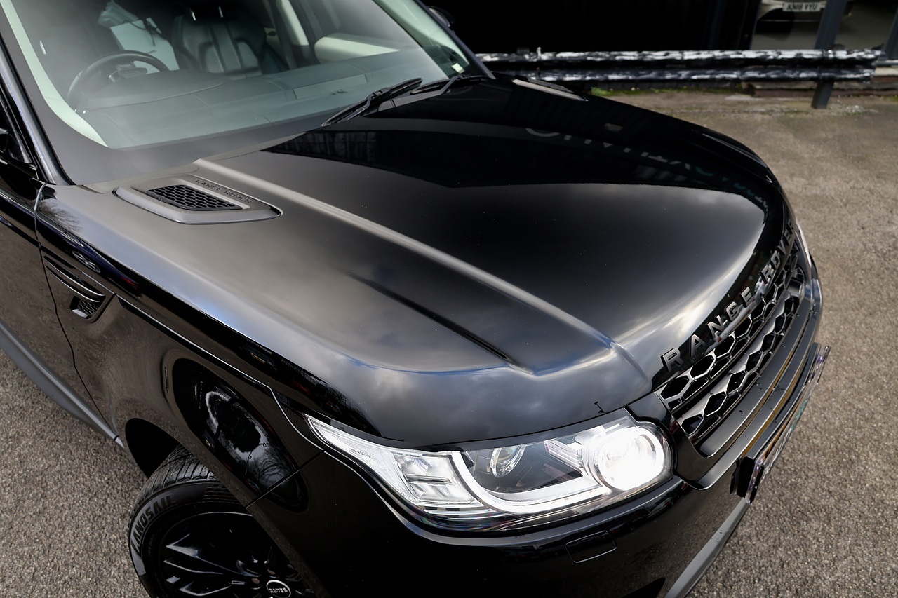 Land Rover Range Rover Sport HSE Full Service History + Black Pack + Panoramic Roof - Large 9
