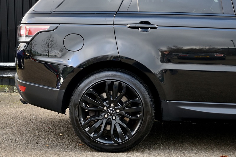 Land Rover Range Rover Sport HSE Full Service History + Black Pack + Panoramic Roof Image 17