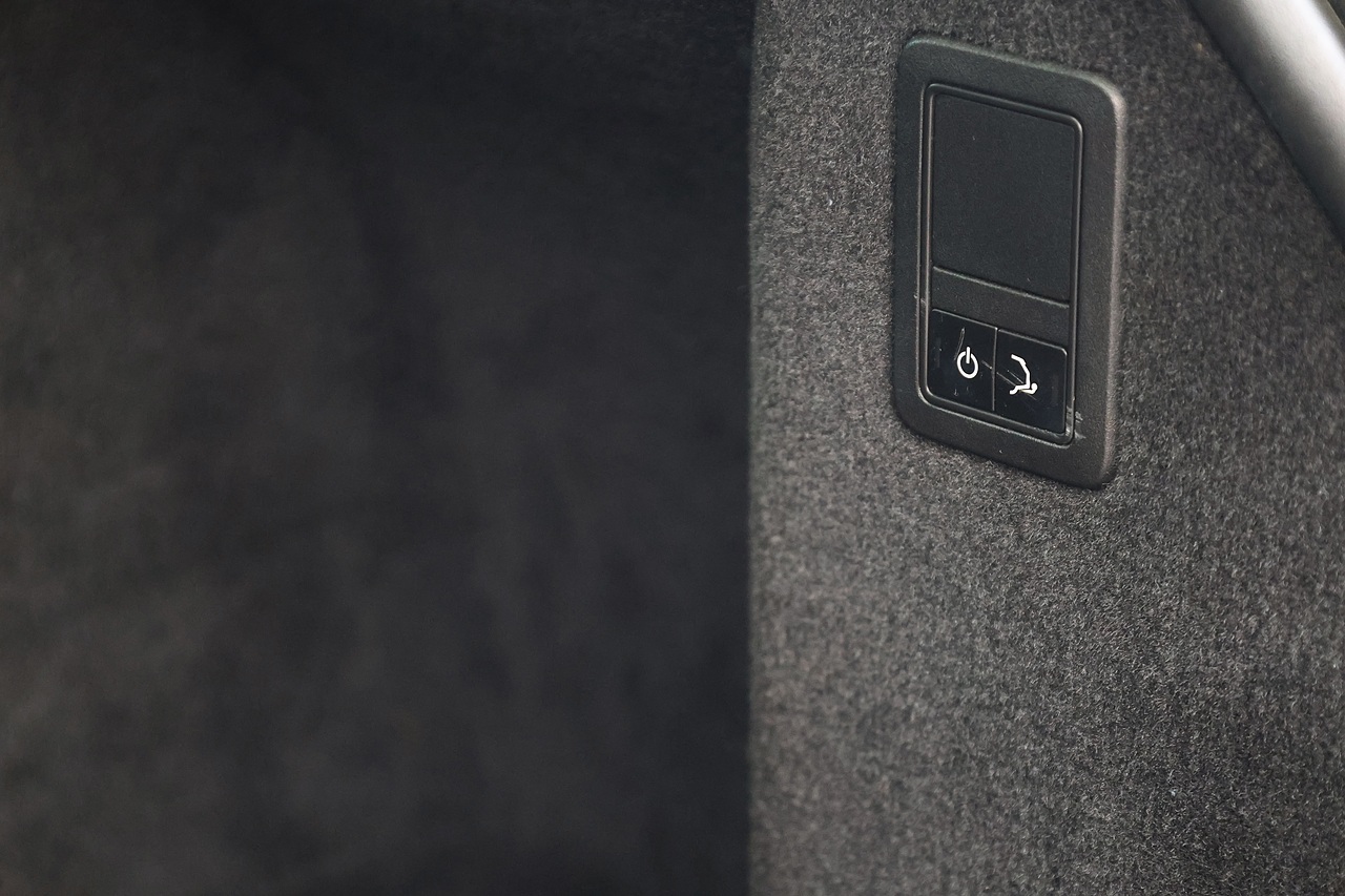 Land Rover Range Rover Sport HSE Full Service History + Black Pack + Panoramic Roof - Large 21