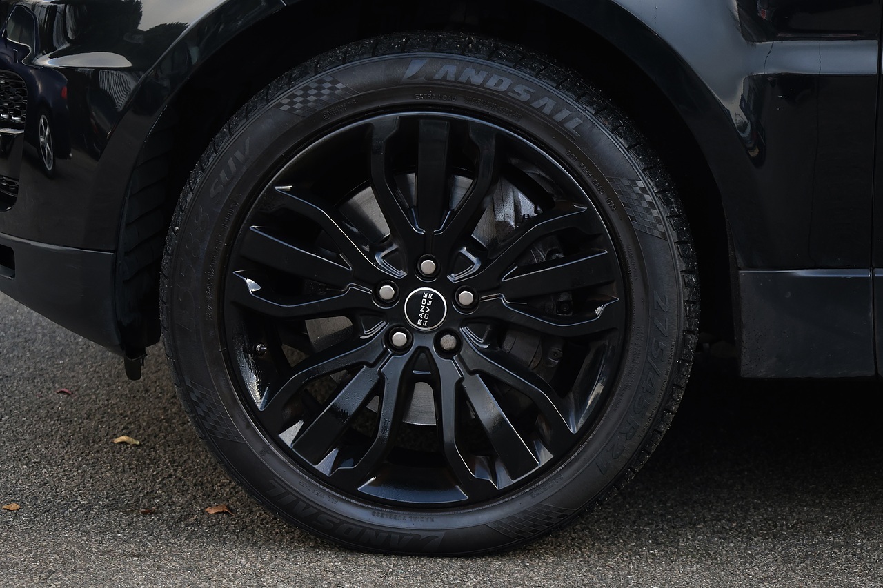 Land Rover Range Rover Sport HSE Full Service History + Black Pack + Panoramic Roof - Large 29