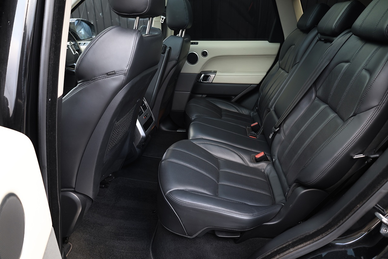 Land Rover Range Rover Sport HSE Full Service History + Black Pack + Panoramic Roof - Large 15