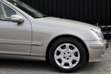Mercedes-Benz C350 Elegance SE Rare Model + Sunroof + Heated Leather + Exceptional Condition - Thumb 20