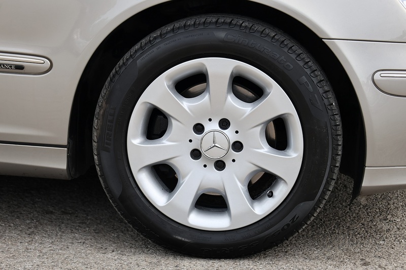 Mercedes-Benz C350 Elegance SE Rare Model + Sunroof + Heated Leather + Exceptional Condition Image 33