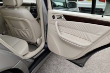 Mercedes-Benz C350 Elegance SE Rare Model + Sunroof + Heated Leather + Exceptional Condition - Thumb 22