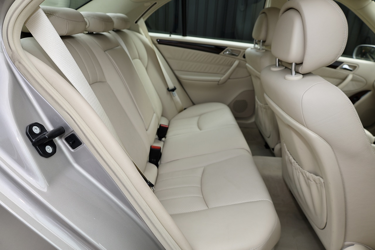 Mercedes-Benz C350 Elegance SE Rare Model + Sunroof + Heated Leather + Exceptional Condition - Large 8