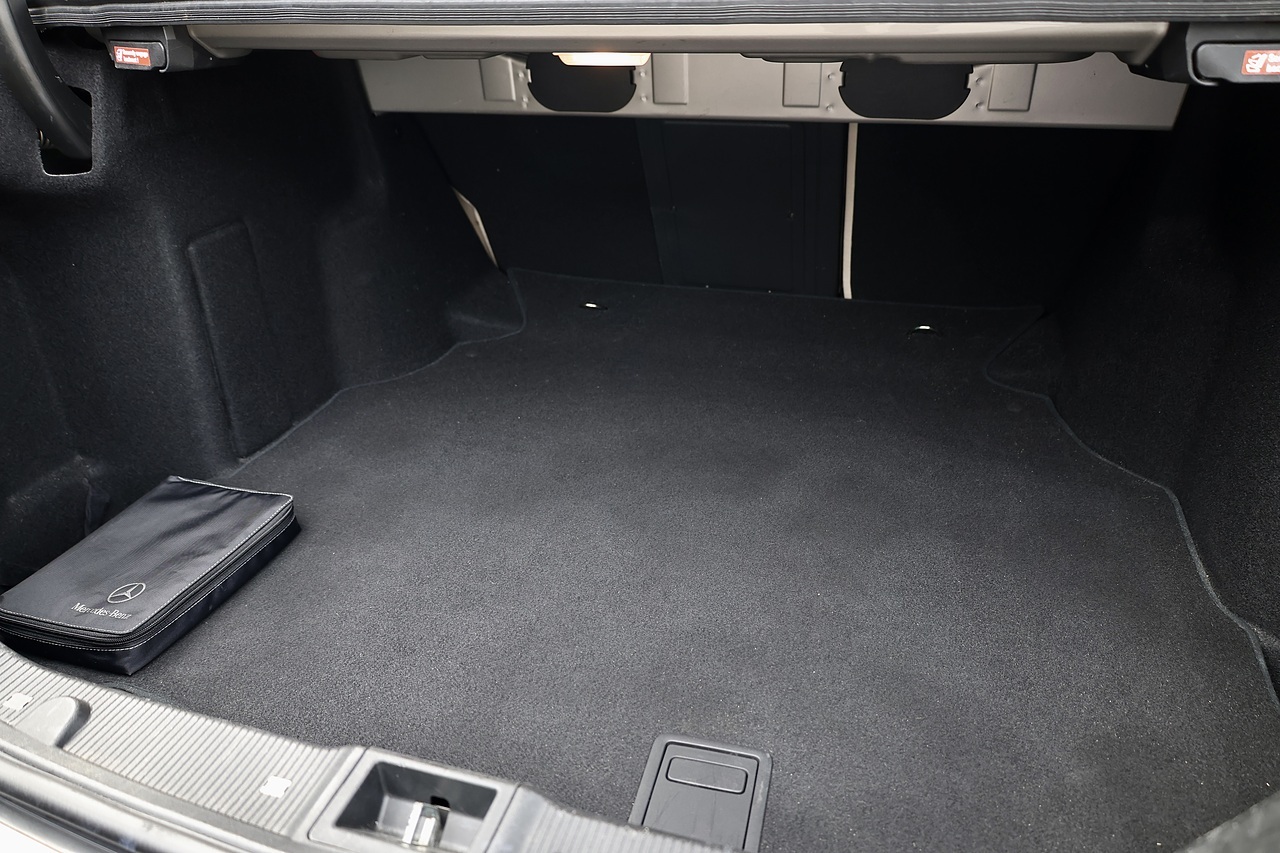 Mercedes-Benz C350 Elegance SE Rare Model + Sunroof + Heated Leather + Exceptional Condition - Large 23