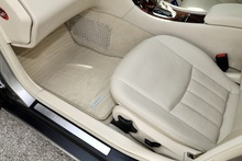 Mercedes-Benz C350 Elegance SE Rare Model + Sunroof + Heated Leather + Exceptional Condition - Thumb 17