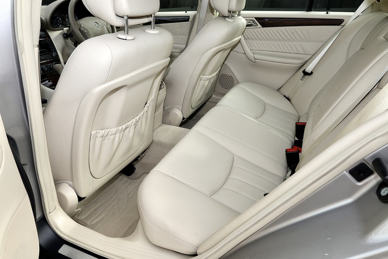 Mercedes-Benz C350 Elegance SE Rare Model + Sunroof + Heated Leather + Exceptional Condition Image 39