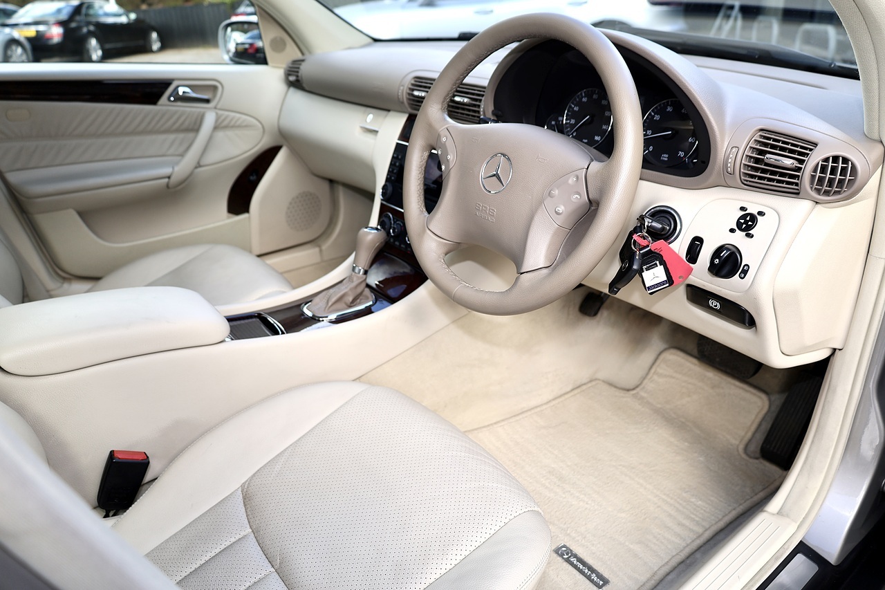 Mercedes-Benz C350 Elegance SE Rare Model + Sunroof + Heated Leather + Exceptional Condition - Large 12