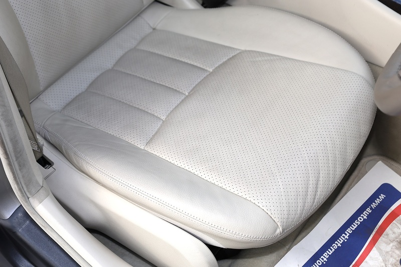 Mercedes-Benz C350 Elegance SE Rare Model + Sunroof + Heated Leather + Exceptional Condition Image 42