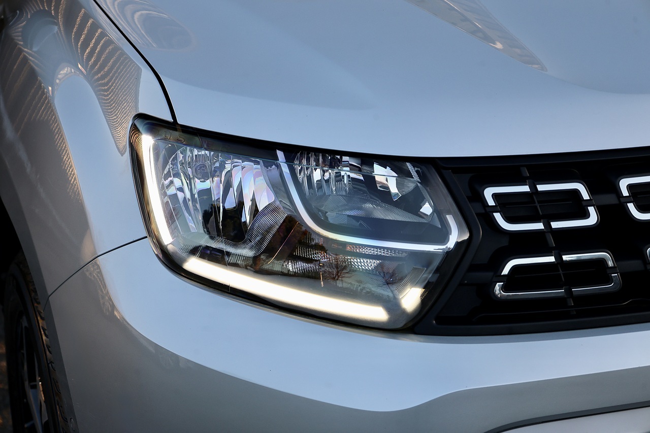 Dacia Duster SE Twenty LPG BiFuel + Apple Car Play + Sat Nav - Large 3