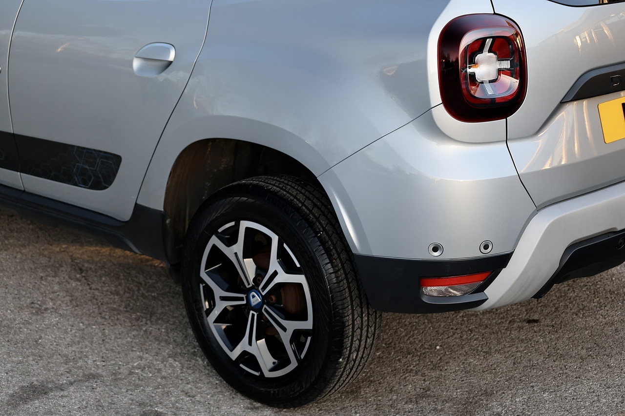 Dacia Duster SE Twenty LPG BiFuel + Apple Car Play + Sat Nav - Large 26