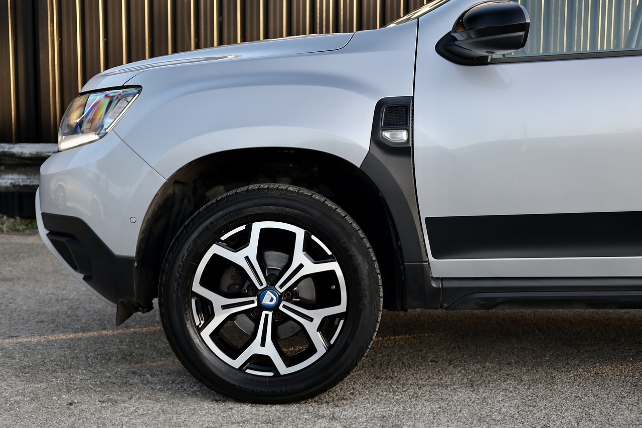 Dacia Duster SE Twenty LPG BiFuel + Apple Car Play + Sat Nav - Large 24