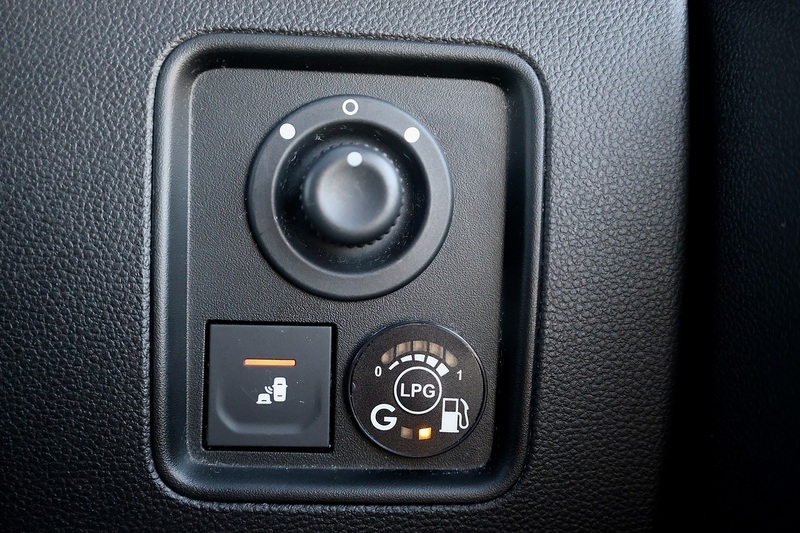 Dacia Duster SE Twenty LPG BiFuel + Apple Car Play + Sat Nav Image 36