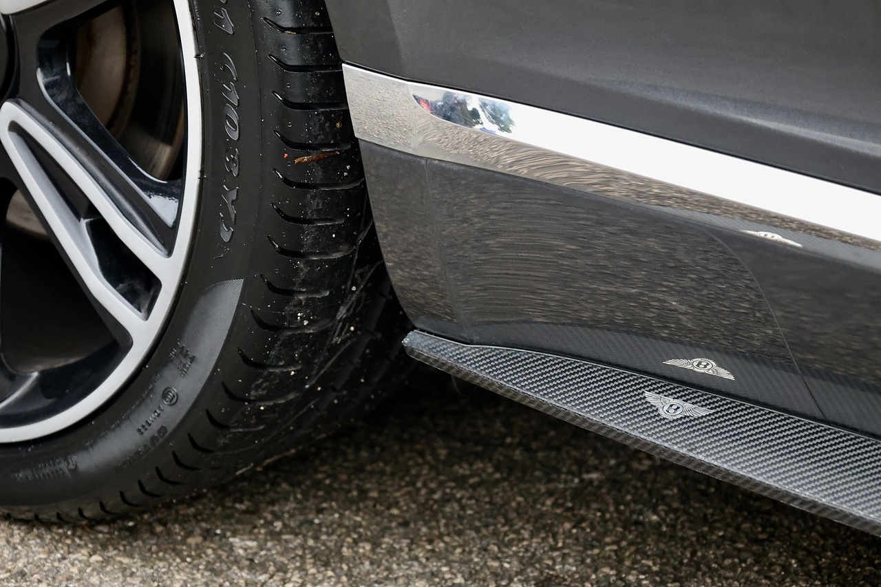 Bentley Continental GTC 4.0 V8 Mulliner Driving Spec + Mulliner Carbon Exterior + Huge Spec - Large 17