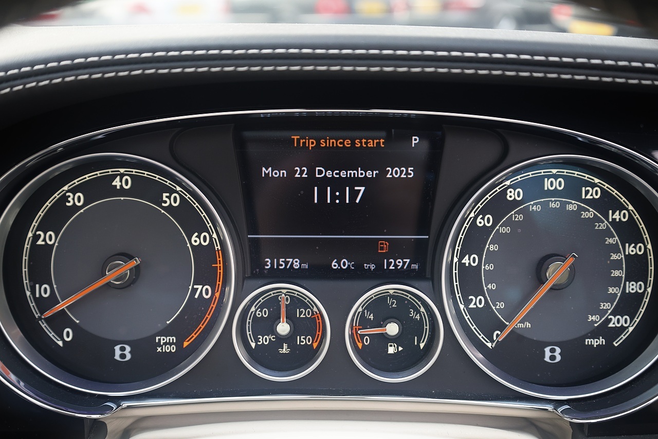 Bentley Continental GTC 4.0 V8 Mulliner Driving Spec + Mulliner Carbon Exterior + Huge Spec - Large 23