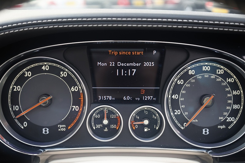 Bentley Continental GTC 4.0 V8 Mulliner Driving Spec + Mulliner Carbon Exterior + Huge Spec Image 23