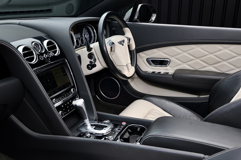 Bentley Continental GTC 4.0 V8 Mulliner Driving Spec + Mulliner Carbon Exterior + Huge Spec Image 9