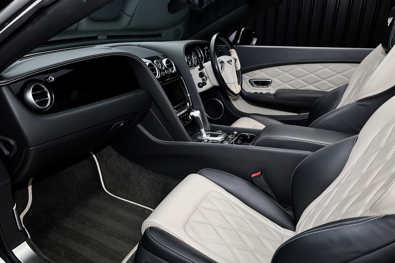 Bentley Continental GTC 4.0 V8 Mulliner Driving Spec + Mulliner Carbon Exterior + Huge Spec - Large 2