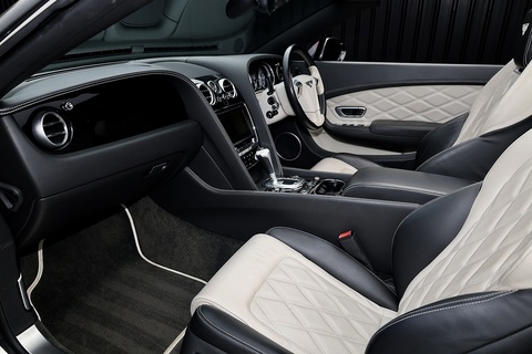 4.0 V8 Mulliner Driving Spec + Mulliner Carbon Exterior + Huge Spec