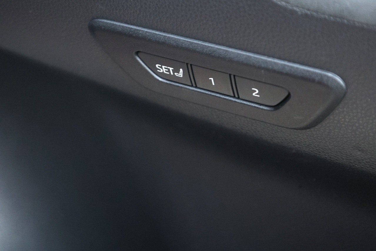 Toyota C-HR Excel 1 Private Owner + Pano Roof + High Spec - Large 15