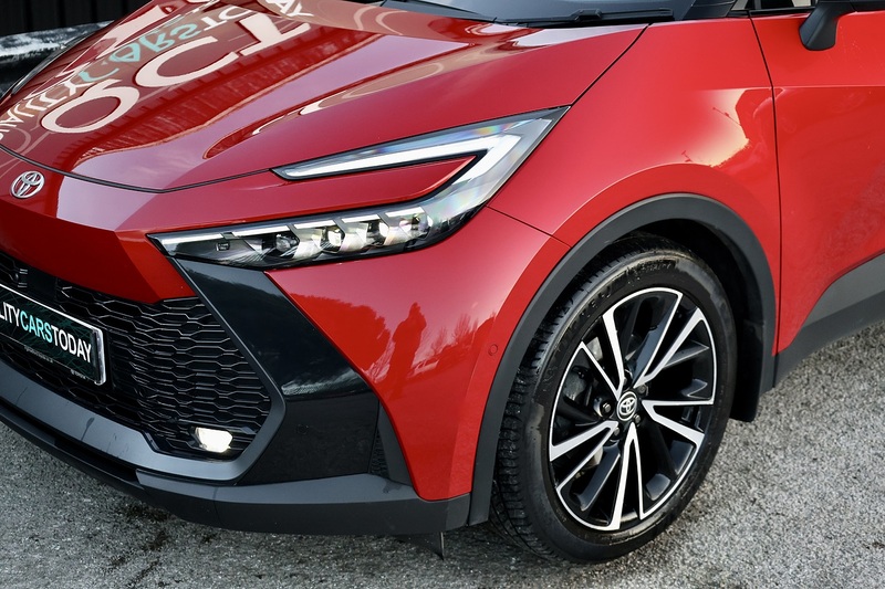 Toyota C-HR Excel 1 Private Owner + Pano Roof + High Spec Image 17