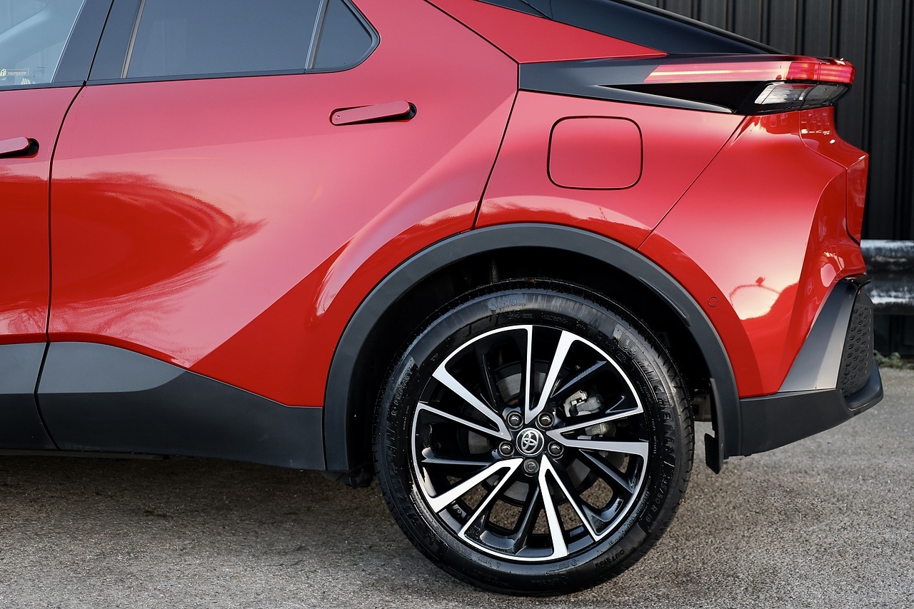 Toyota C-HR Excel 1 Private Owner + Pano Roof + High Spec - Large 19