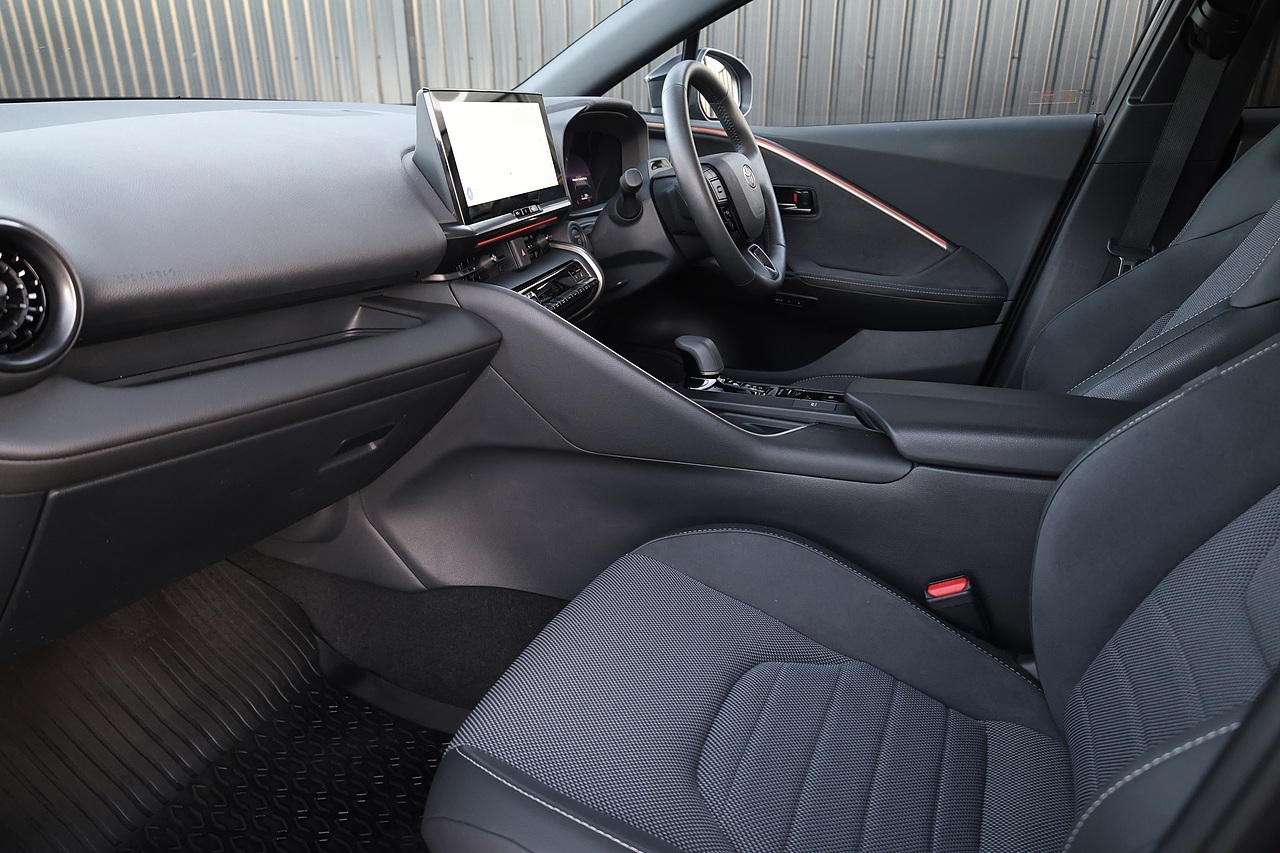 Toyota C-HR Excel 1 Private Owner + Pano Roof + High Spec - Large 2