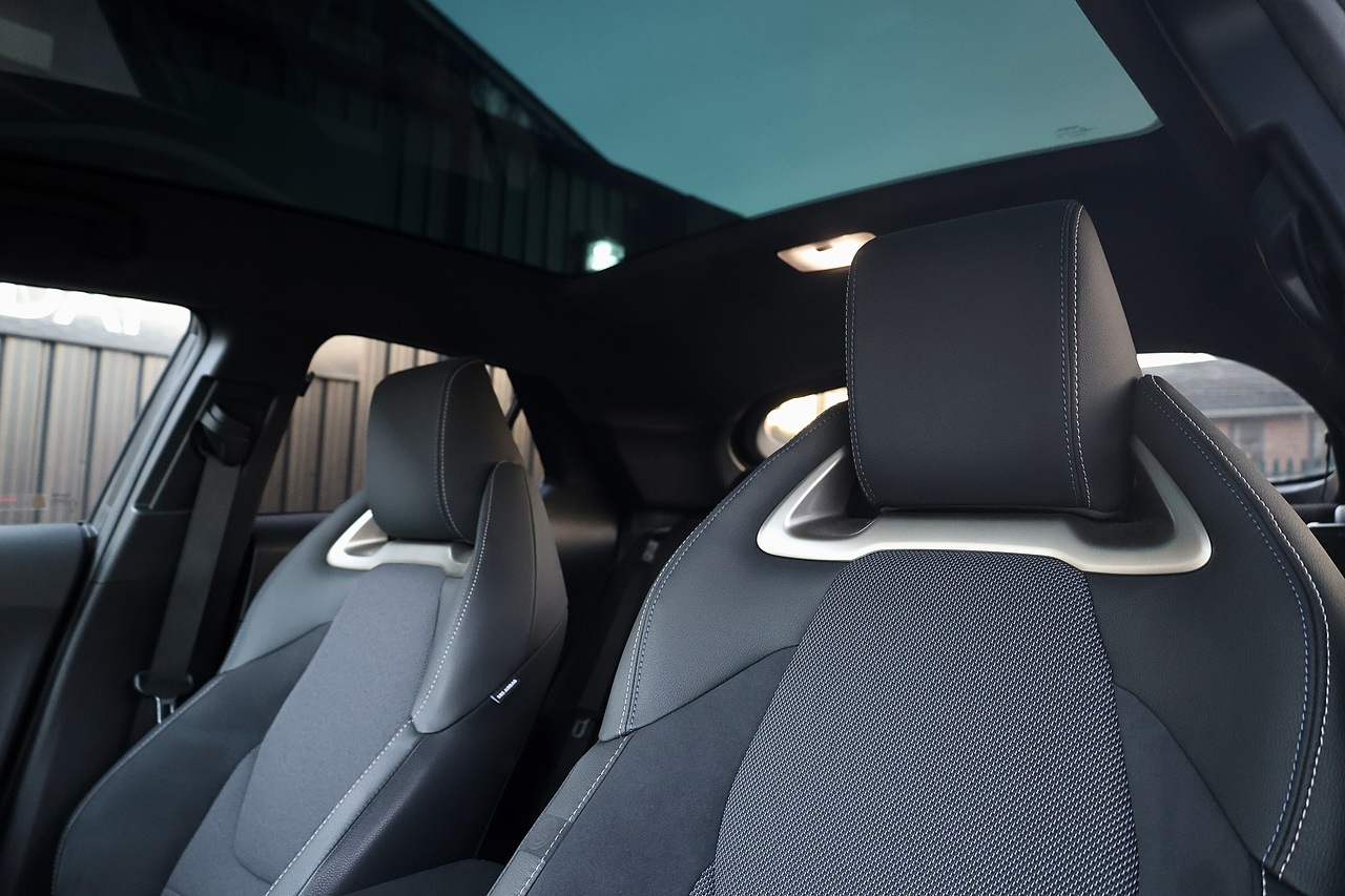 Toyota C-HR Excel 1 Private Owner + Pano Roof + High Spec - Large 25