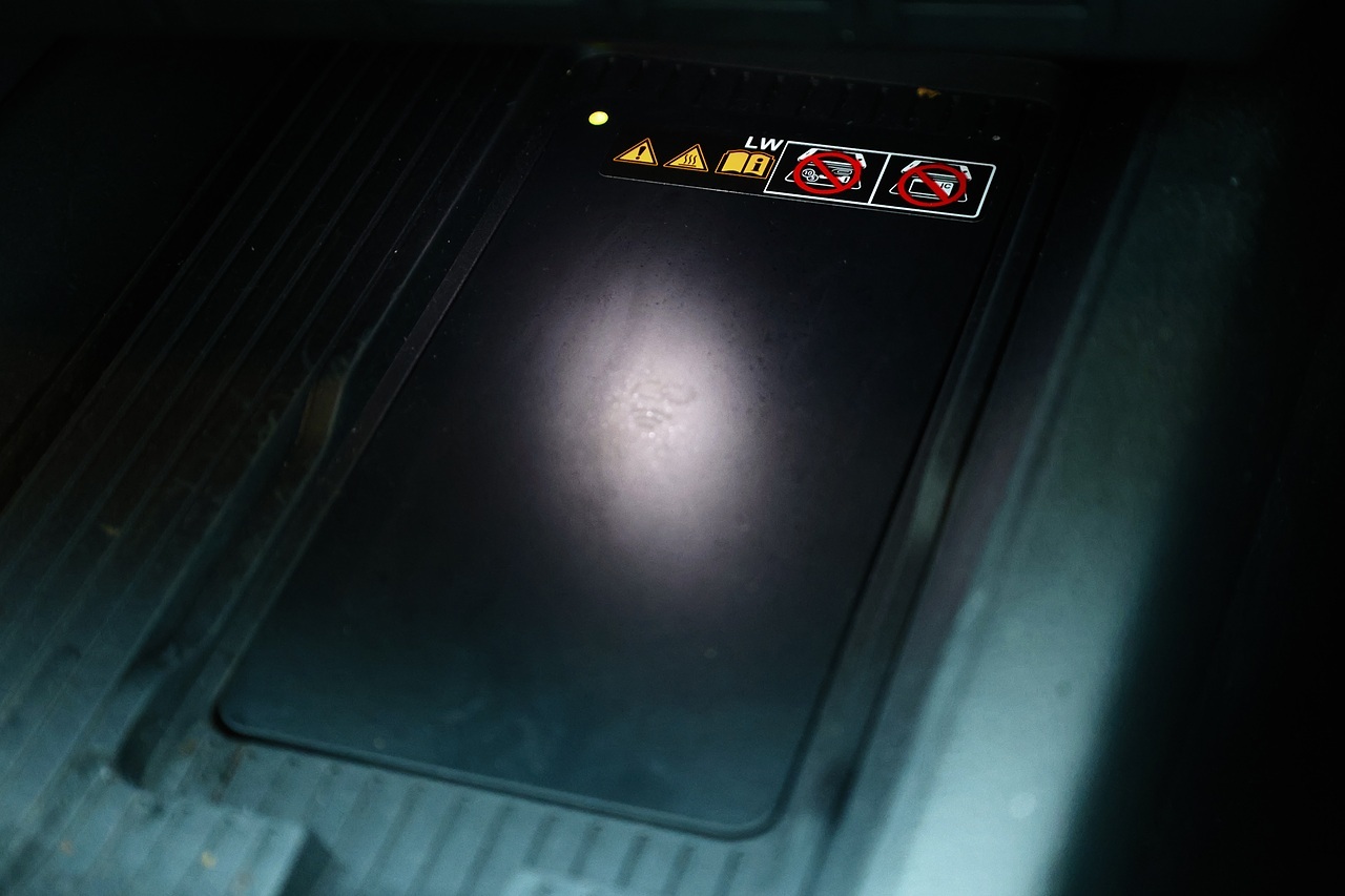 Toyota C-HR Excel 1 Private Owner + Pano Roof + High Spec - Large 32