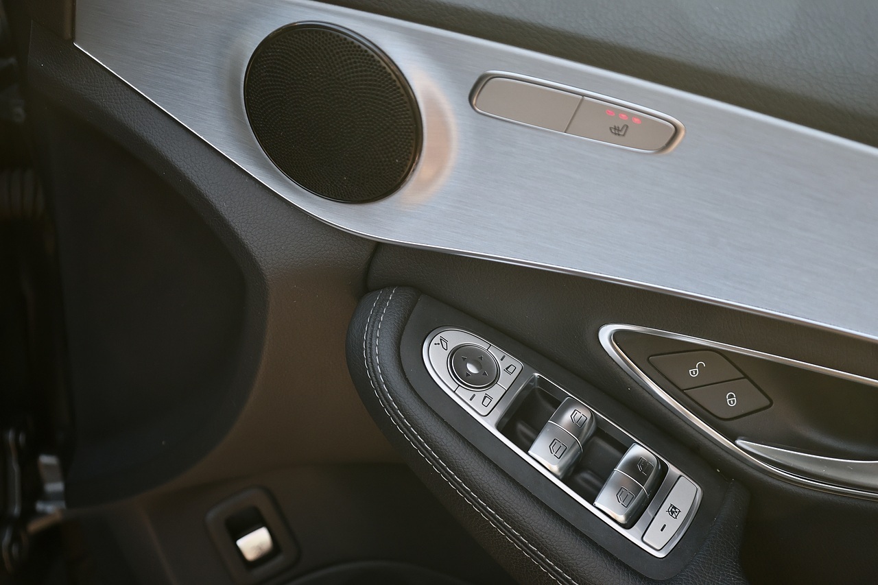 Mercedes-Benz C220d 4Matic AMG Line Rare 4Matic + Sat Nav + Reverse Camera - Large 18