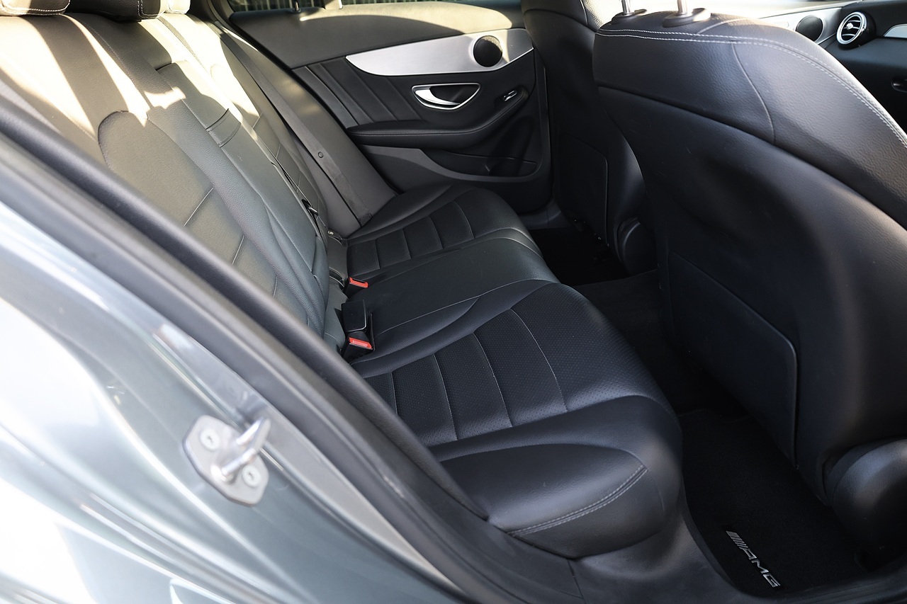 Mercedes-Benz C220d 4Matic AMG Line Rare 4Matic + Sat Nav + Reverse Camera - Large 11